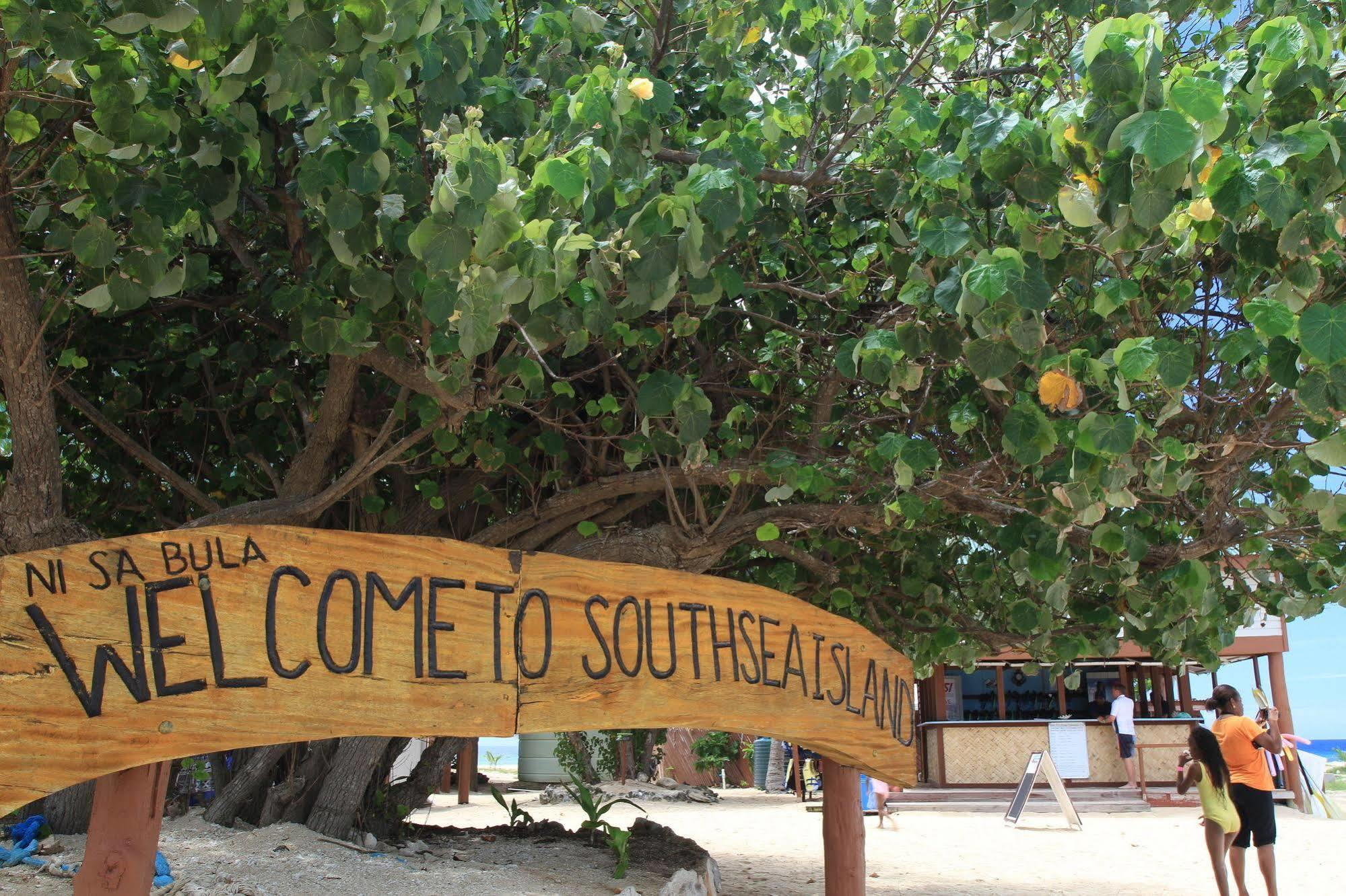 Хостел South Sea Island Экстерьер фото